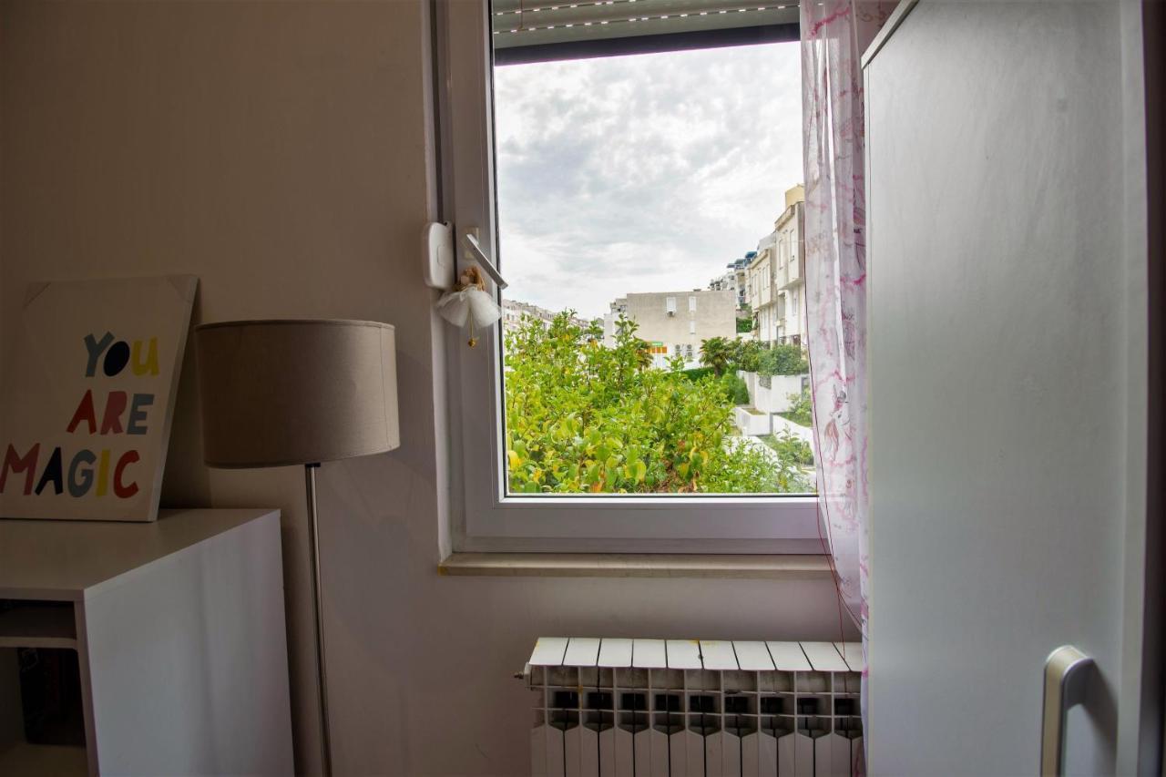 Modern Oasis Apartment Split Private Parking 外观 照片