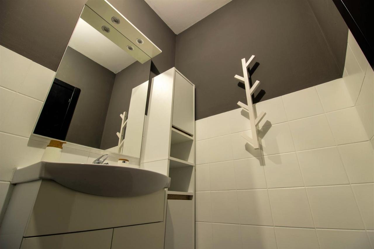 Modern Oasis Apartment Split Private Parking 外观 照片