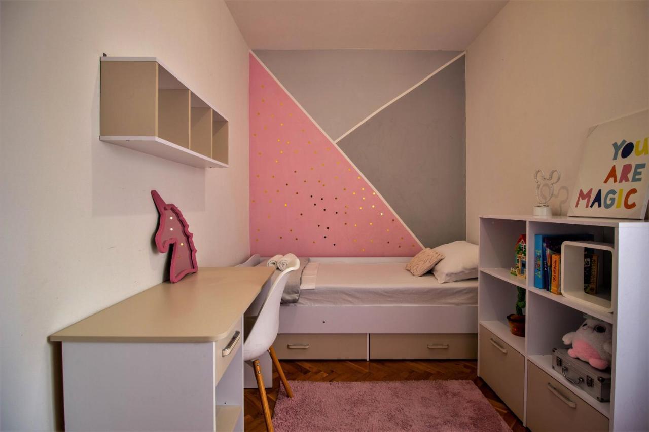 Modern Oasis Apartment Split Private Parking 外观 照片